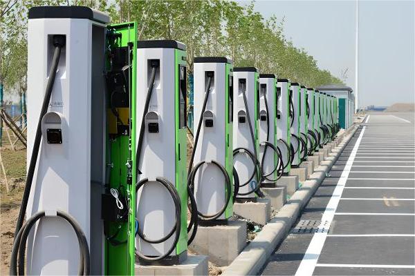 The number of public charging piles nationwide increased by 101,000 in November, a year-on-year increase of 51.7%